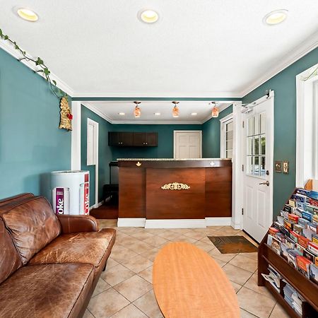 Americas Best Value Inn Stonington Mystic Exteriör bild