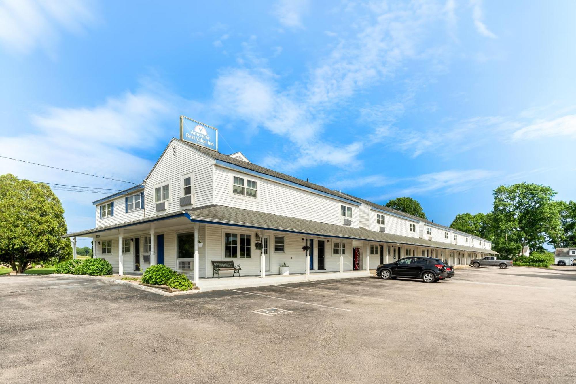 Americas Best Value Inn Stonington Mystic Exteriör bild