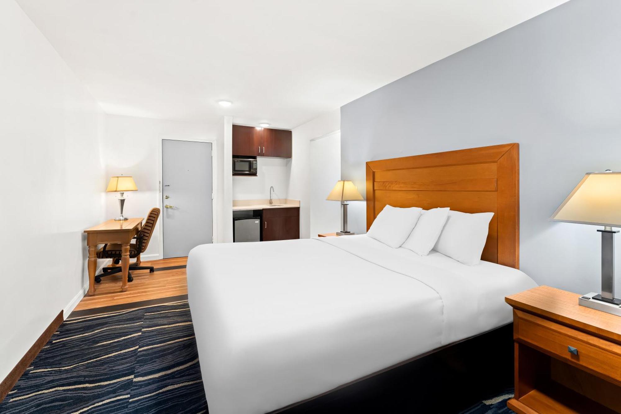 Americas Best Value Inn Stonington Mystic Exteriör bild